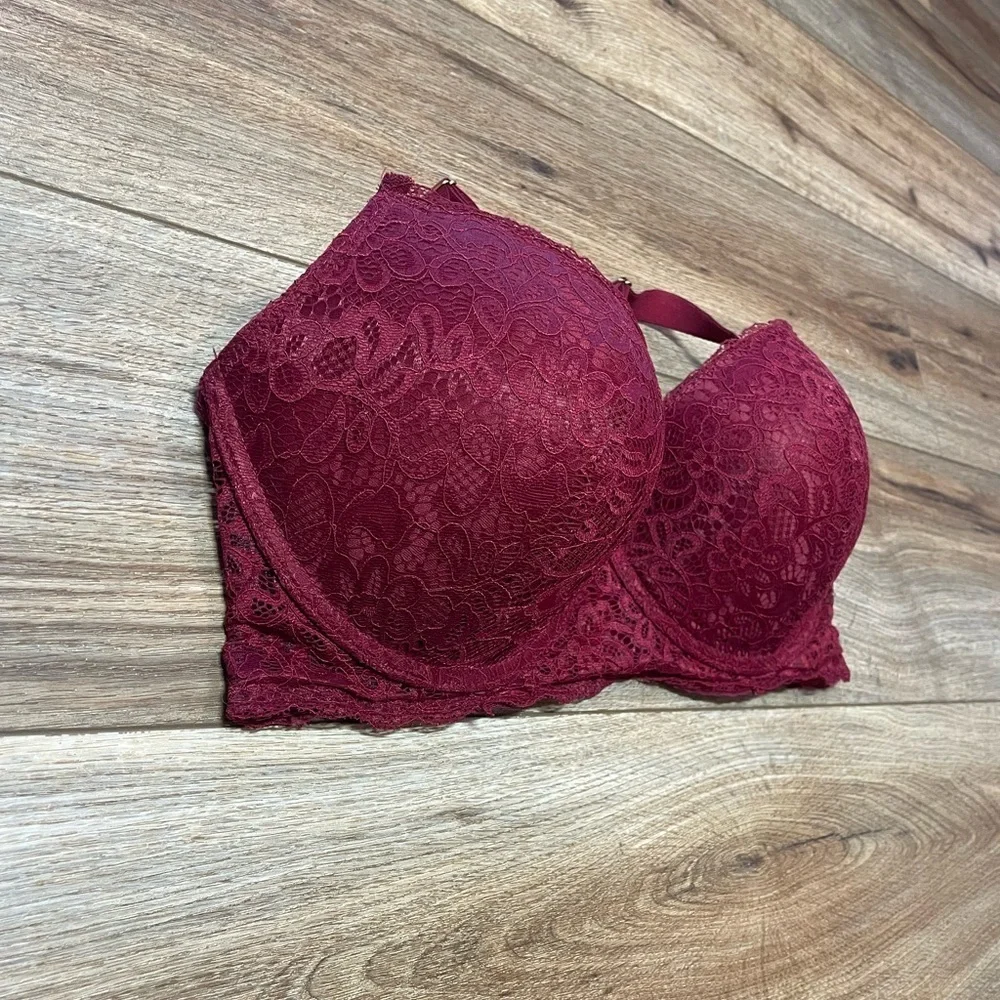 Daisy Fuentes design padded